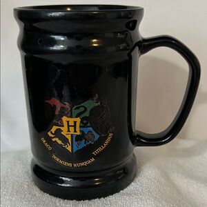 Black Hogwarts House Emblem Harry Potter Mag No Crack no Stains Collectible
